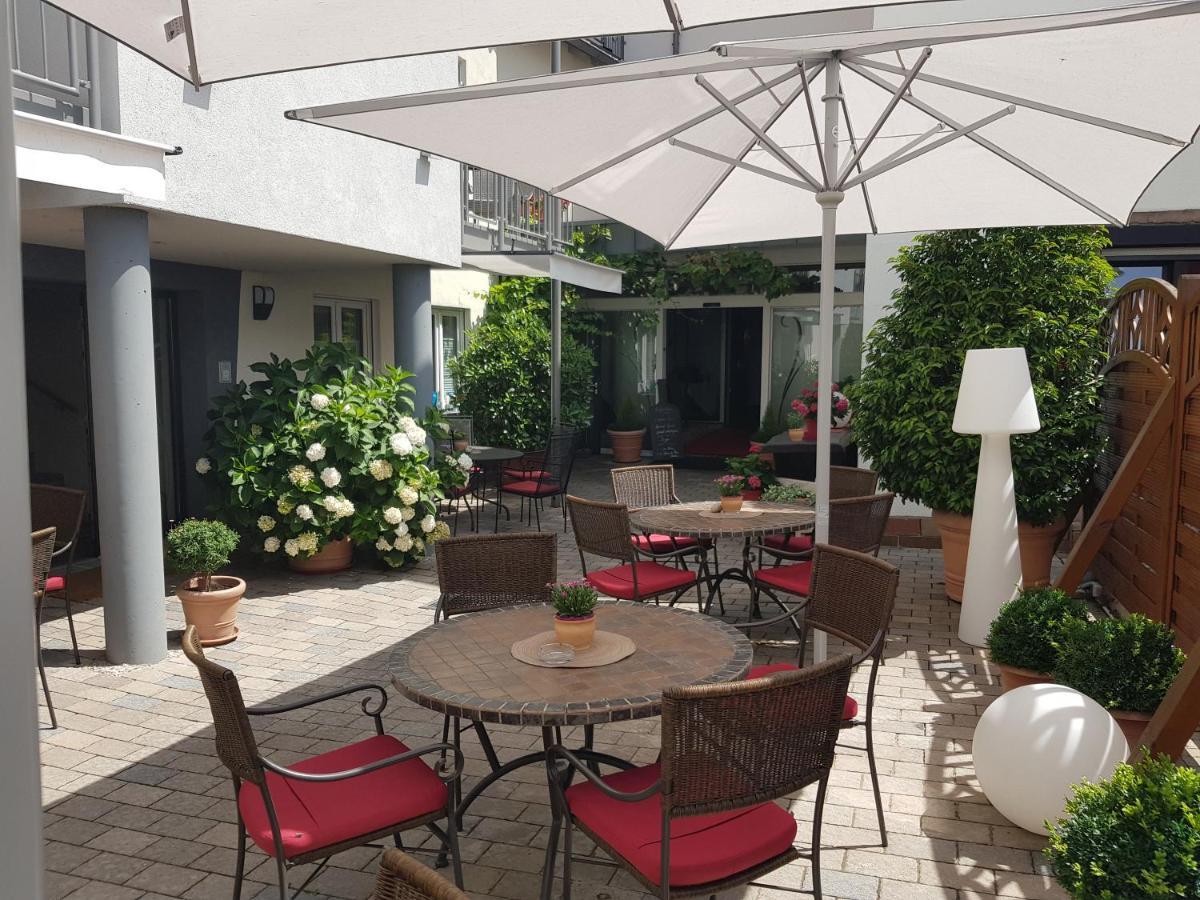 Hotel-Restaurant Pfaelzer Hof Эденкобен Экстерьер фото