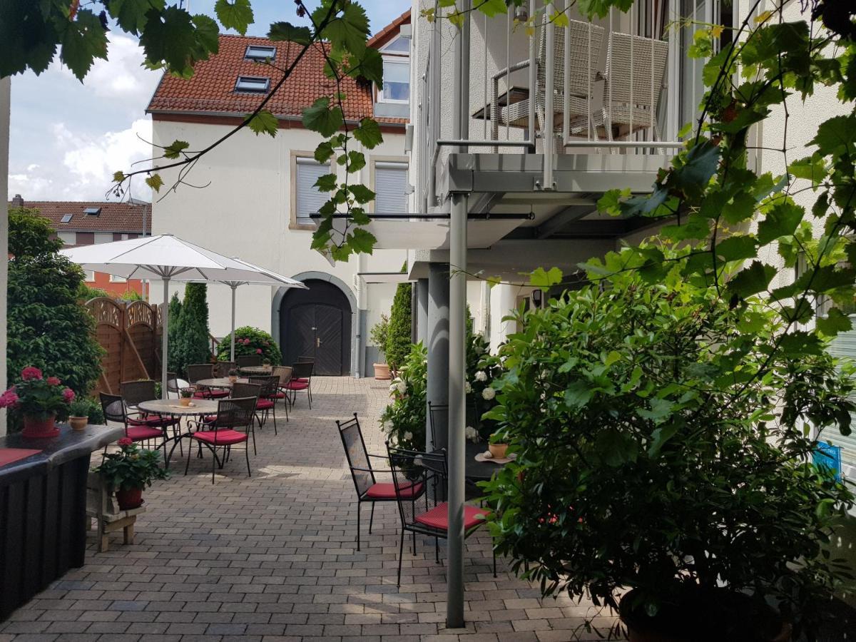 Hotel-Restaurant Pfaelzer Hof Эденкобен Экстерьер фото