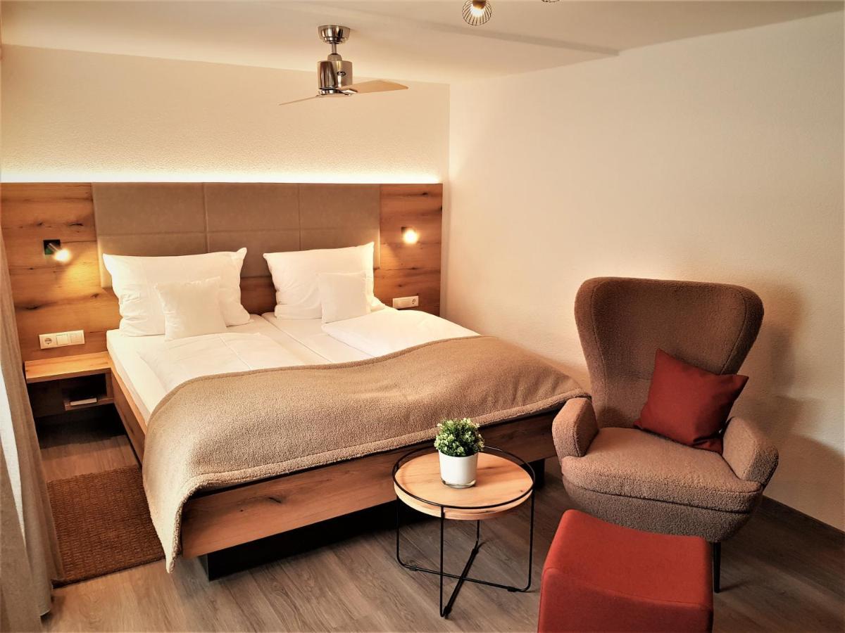 Hotel-Restaurant Pfaelzer Hof Эденкобен Экстерьер фото