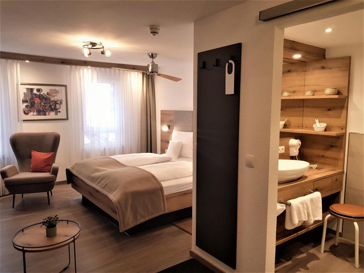 Hotel-Restaurant Pfaelzer Hof Эденкобен Экстерьер фото